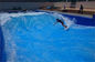 Окончательные глубокие взрослые волнового бассейна прибоя занимаются серфингом подгонянная машина имитатора