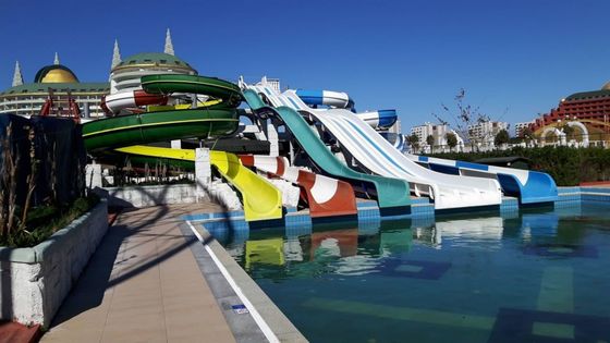 Водный парк развлечений, игры, большая стекловолокнистая горка на продажу.