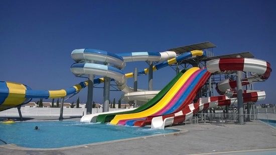 Хорошая цена. Наружный водный парк Всемирный парк Бассейн оборудование горки онлайн