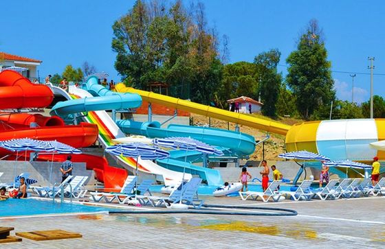Хорошая цена. OEM Водные детские игры для парков развлекательное оборудование стекловолоконные горки для детей онлайн