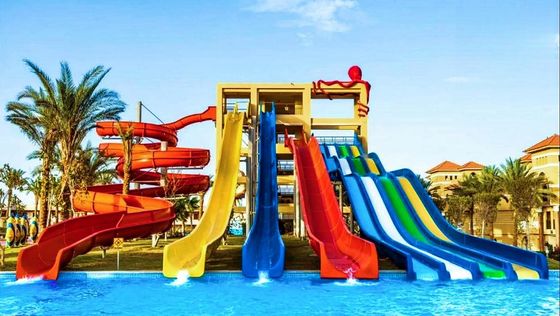Хорошая цена. Водные игры Игровая площадка Спиральная горка из стекловолокна для детей Бассейн онлайн