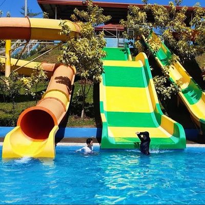Хорошая цена. Коммерческий детский бассейн на открытом воздухе Водяной горка из стекловолокна онлайн